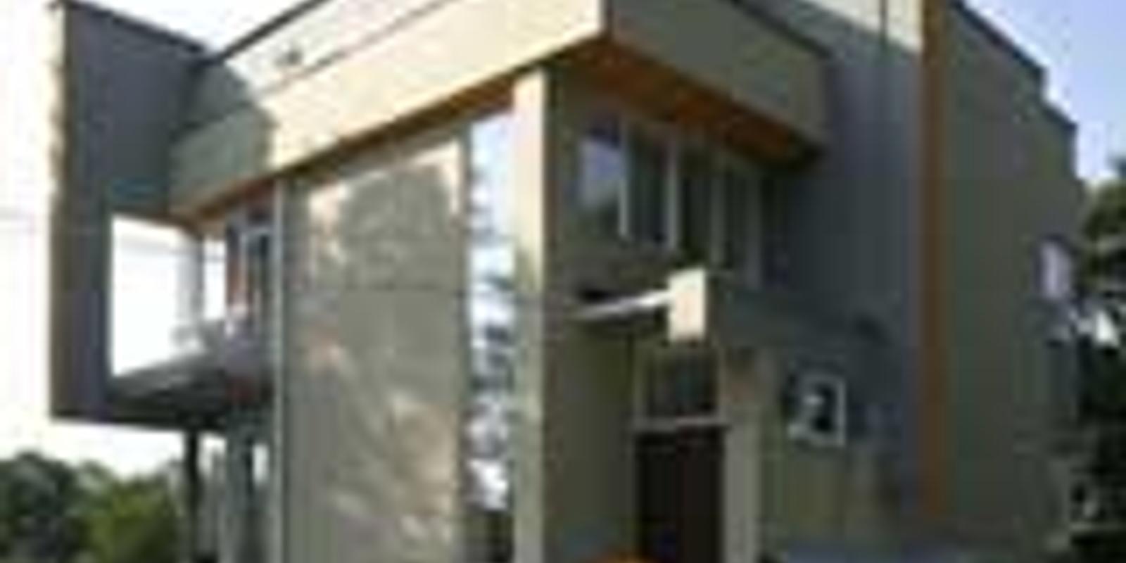 «Ле Корбюзье» у железной дороги